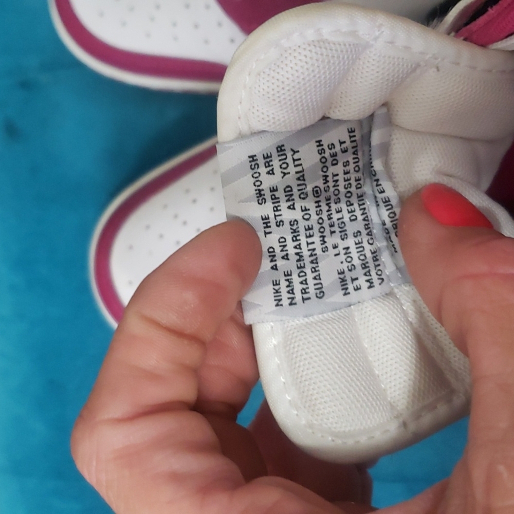 Nike Hyperdunks - image 5